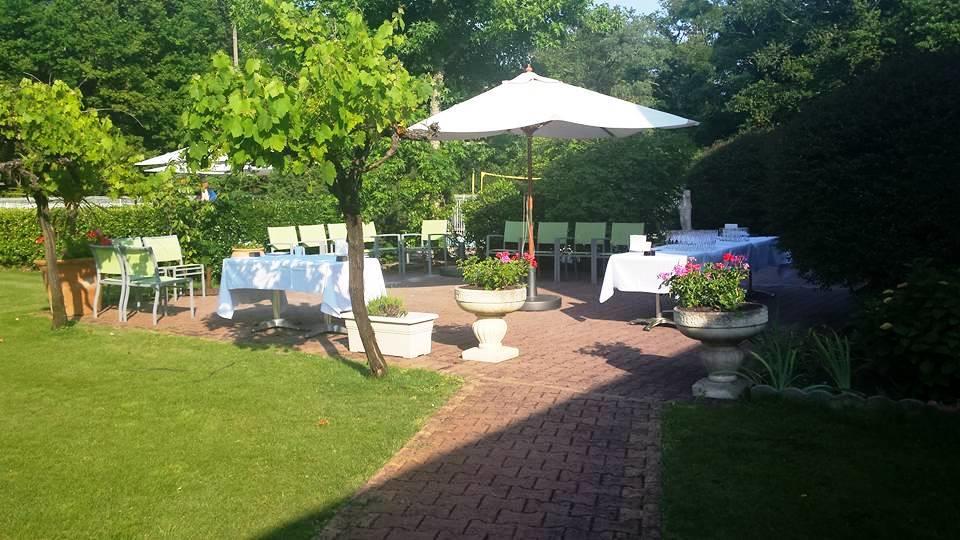 Logis Hotels - Le Pont Bernet - Hotel 2 Etoiles Et Restaurant Le Pian-Medoc ภายนอก รูปภาพ