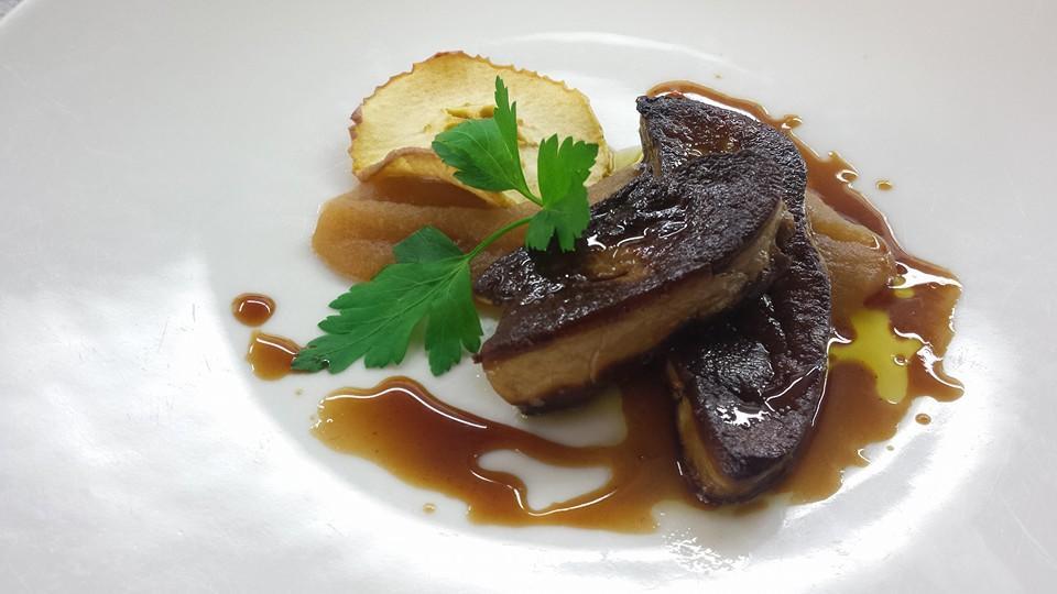 Logis Hotels - Le Pont Bernet - Hotel 2 Etoiles Et Restaurant Le Pian-Medoc ภายนอก รูปภาพ